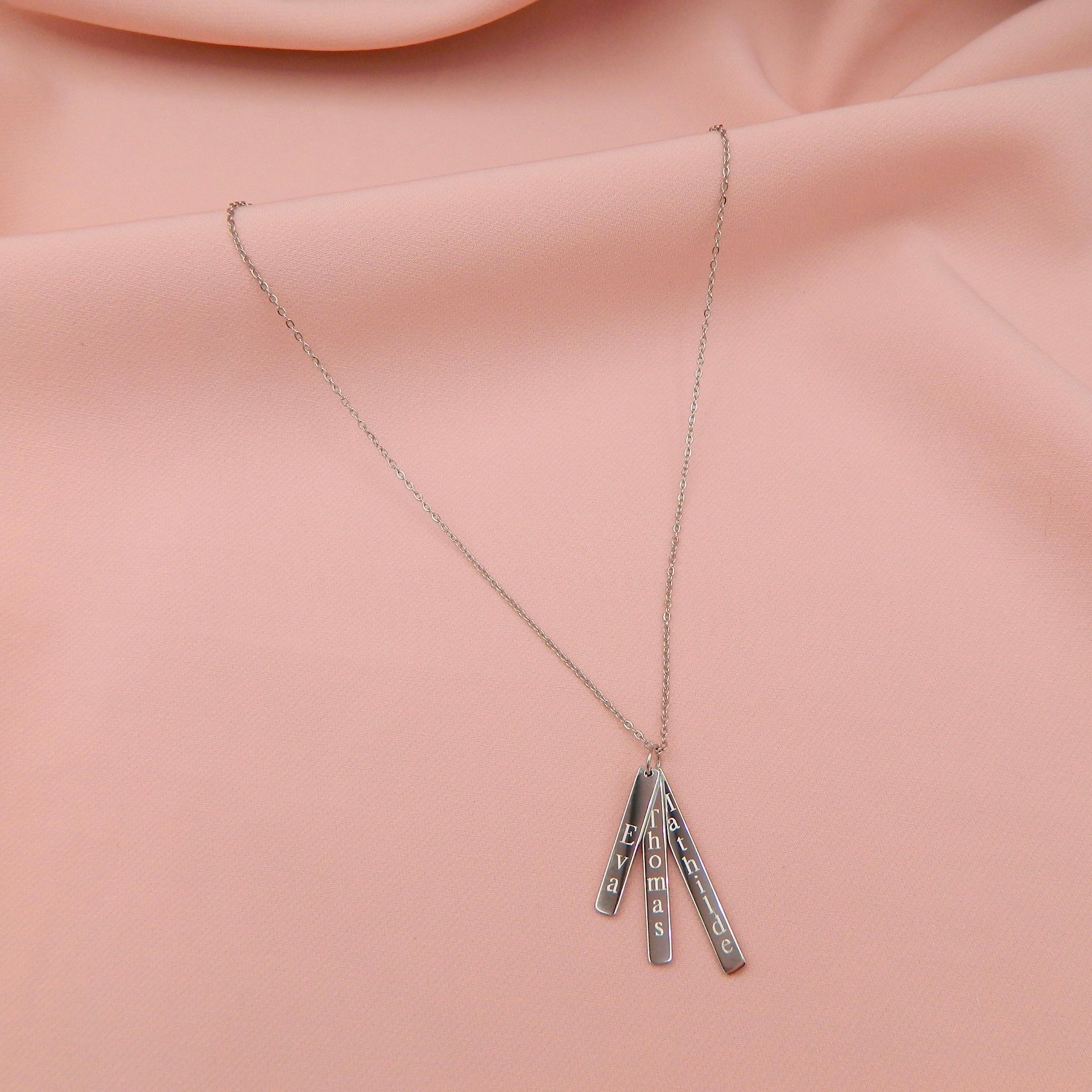 GRAVURE COLLIER - CHARLOTTE