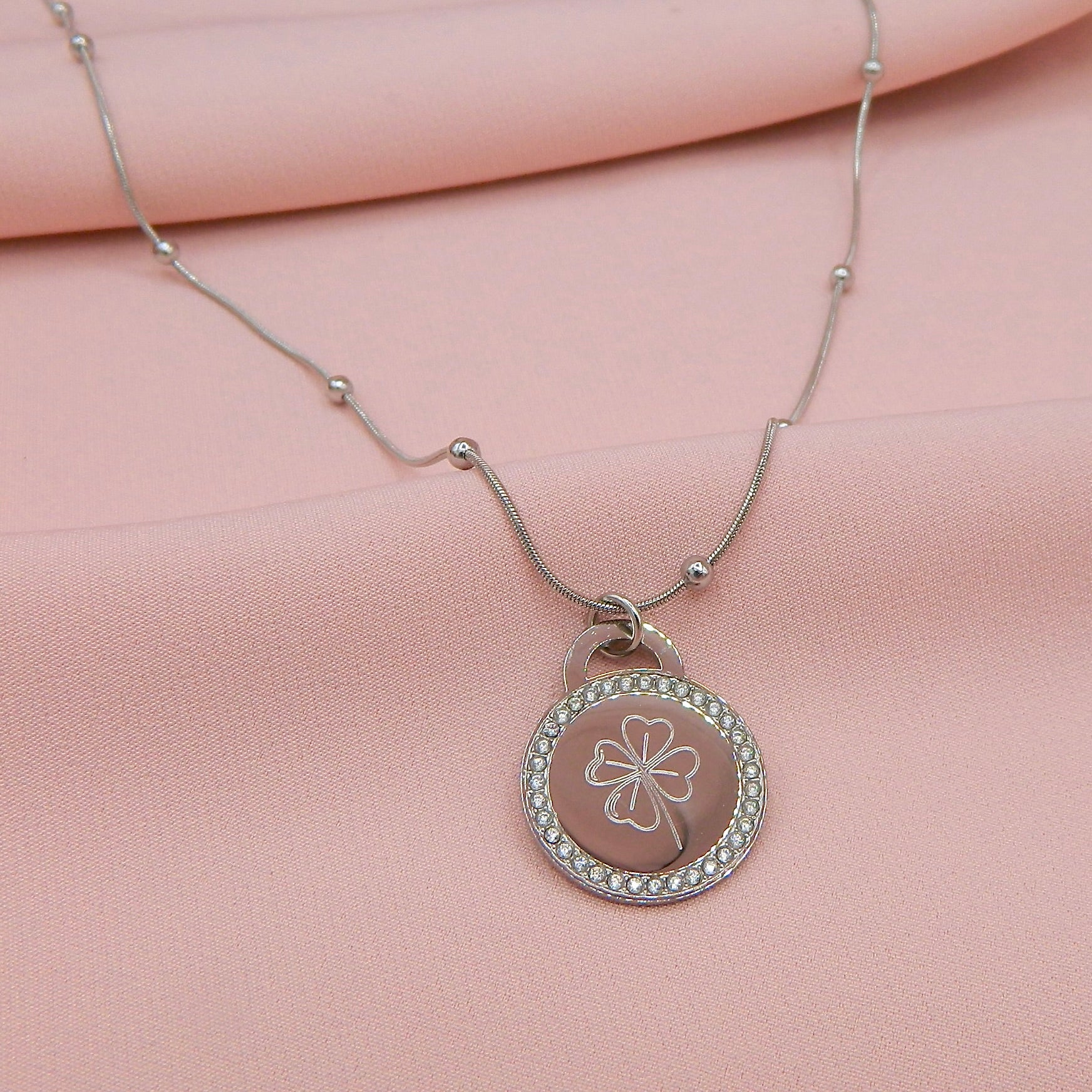 GRAVURE COLLIER - HINDIA