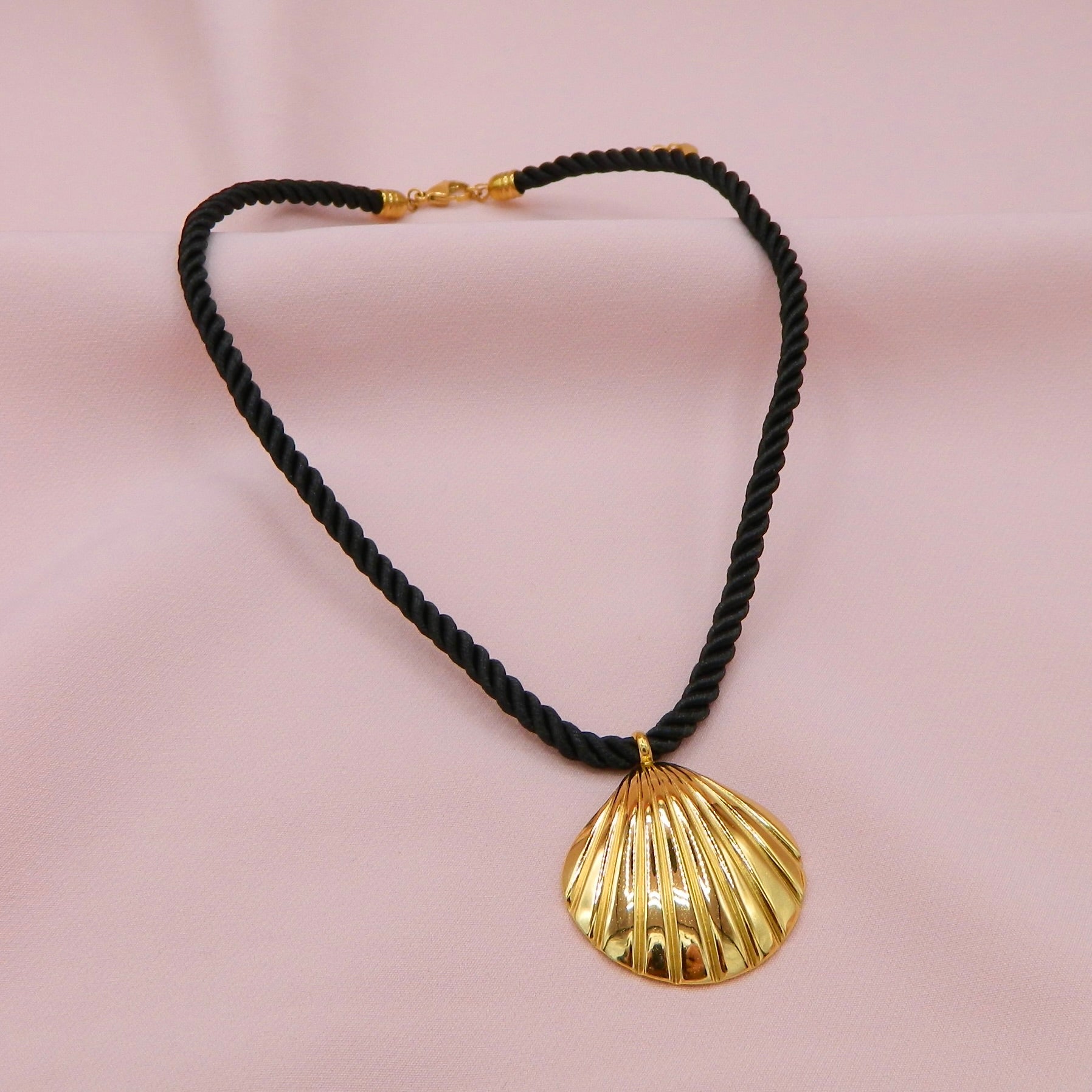 COLLIER - COQUILLAGE