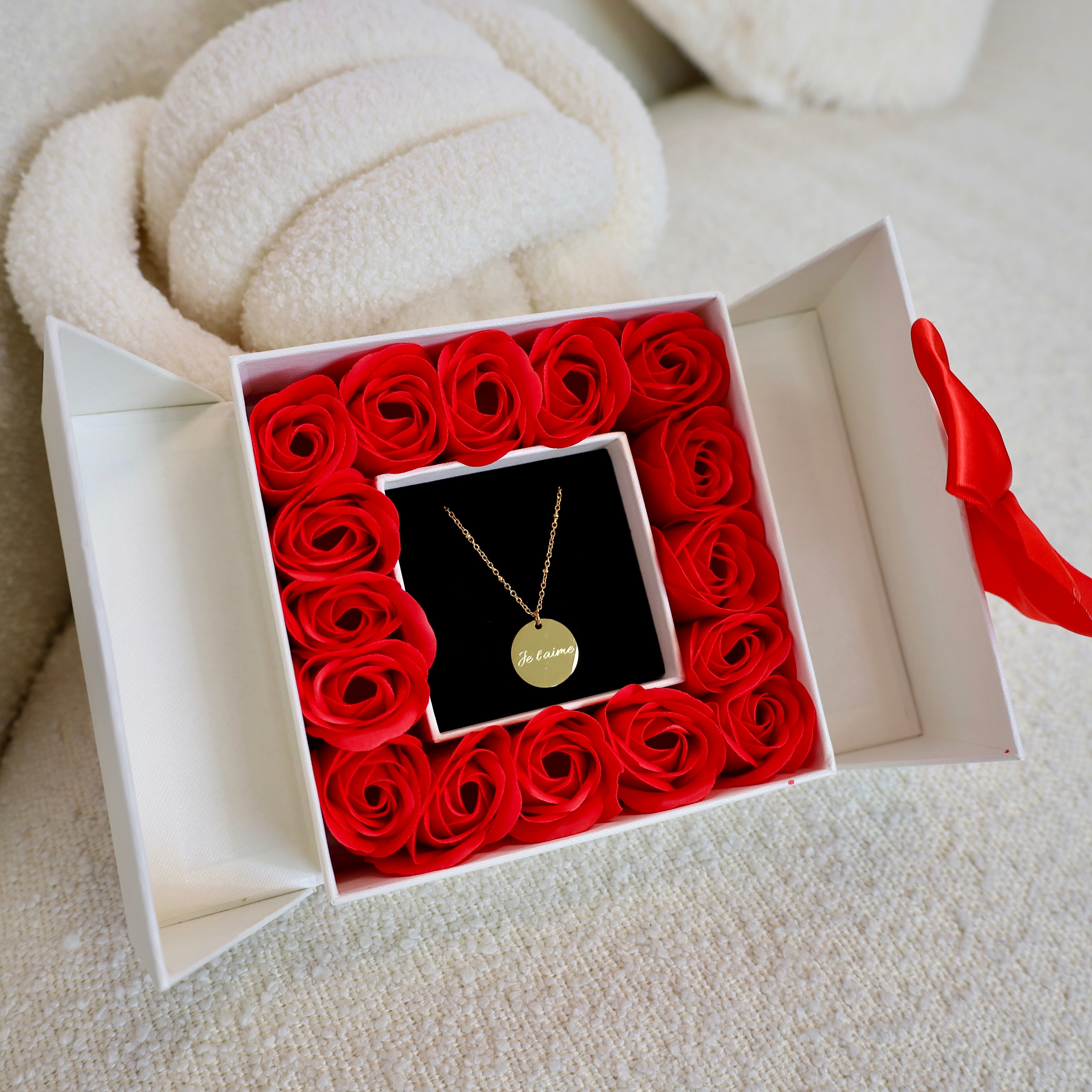 COFFRET + COLLIER GRAVURE FÊTE DES MÈRES - Édition Limitée 2025
