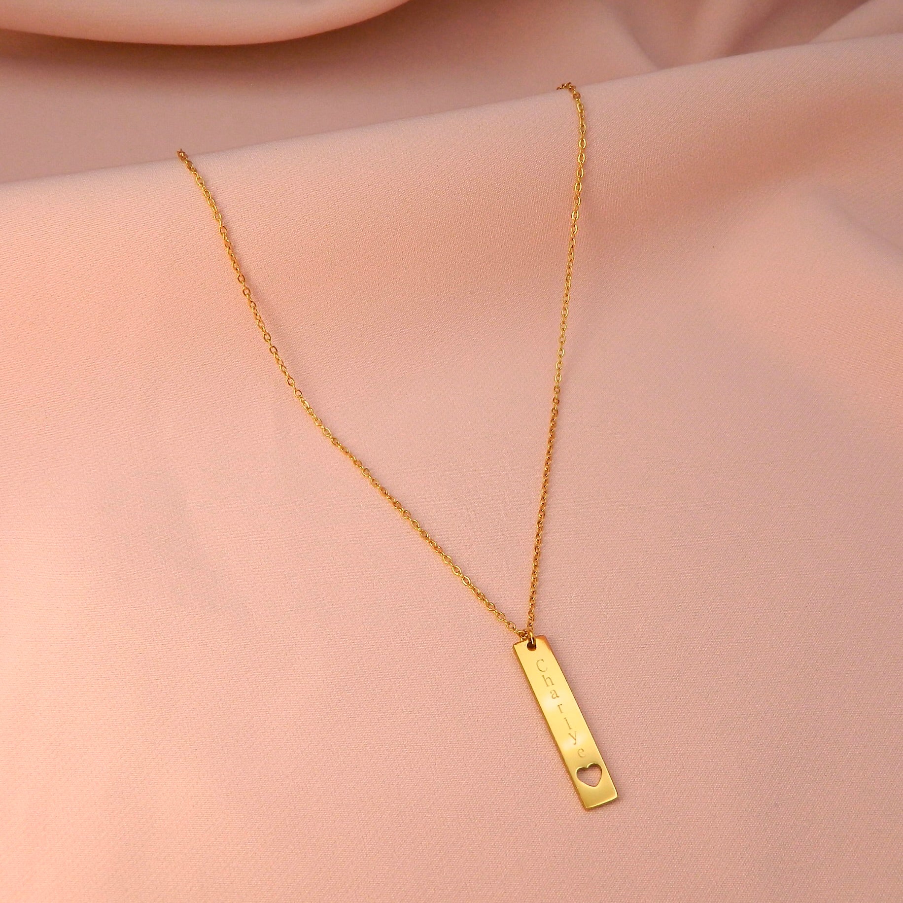 GRAVURE COLLIER - CHARLYE