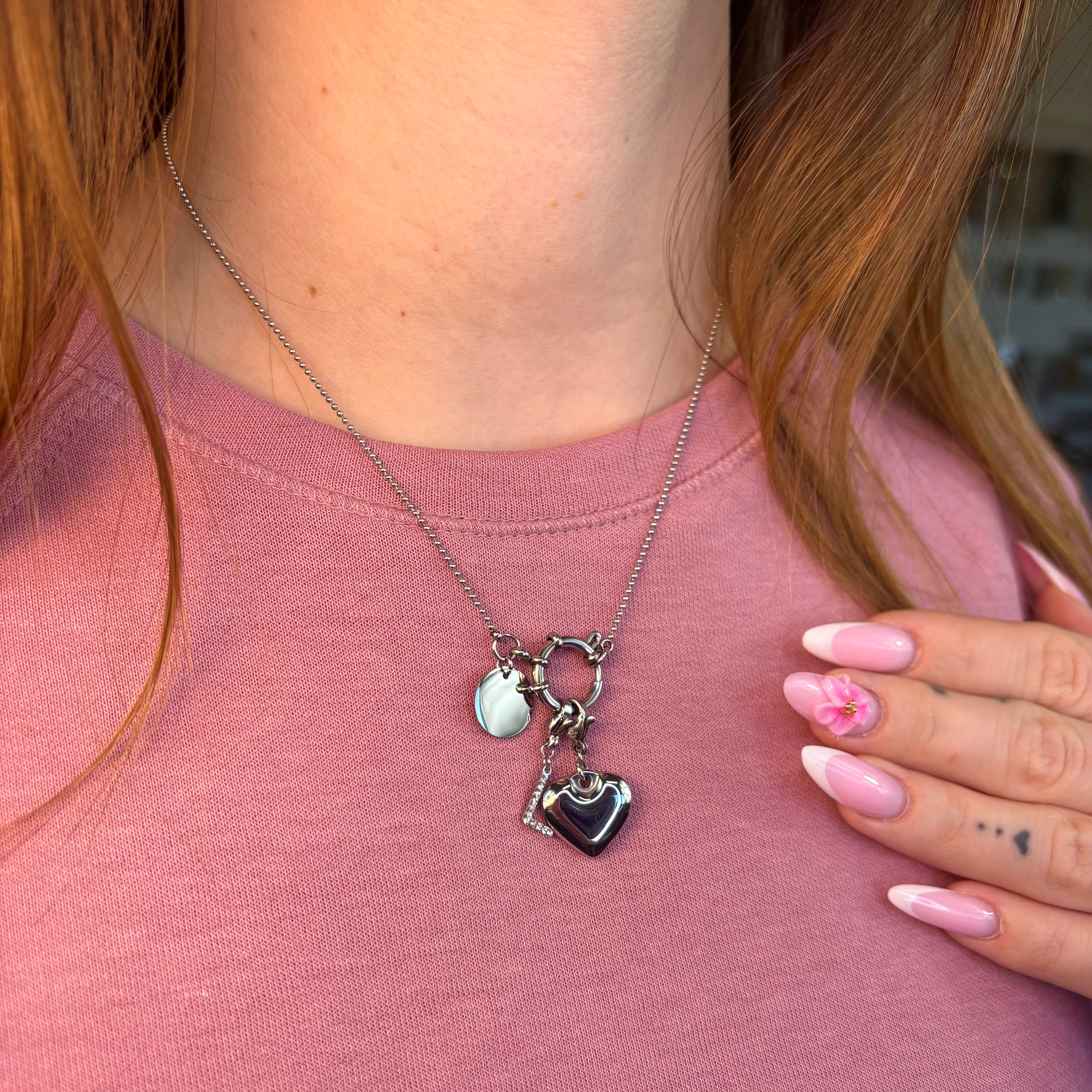 COLLIER - SARAH CHARMS & GRAVURE