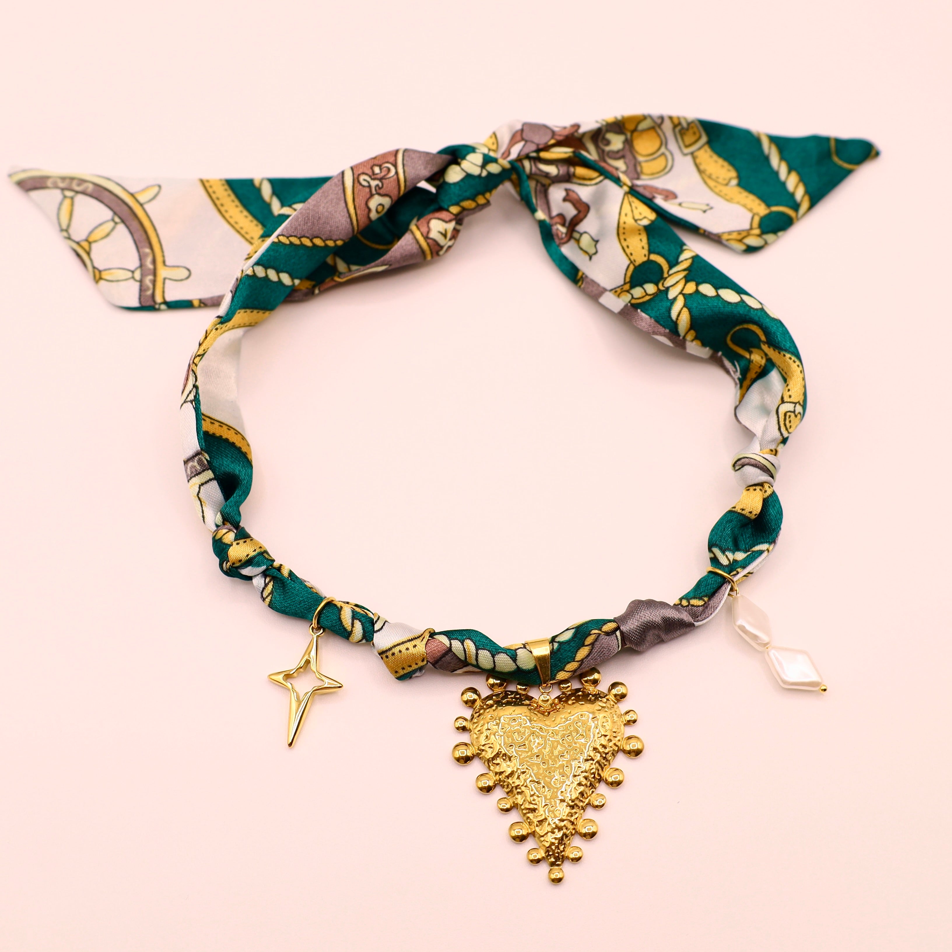 COLLIER - FLAVIE