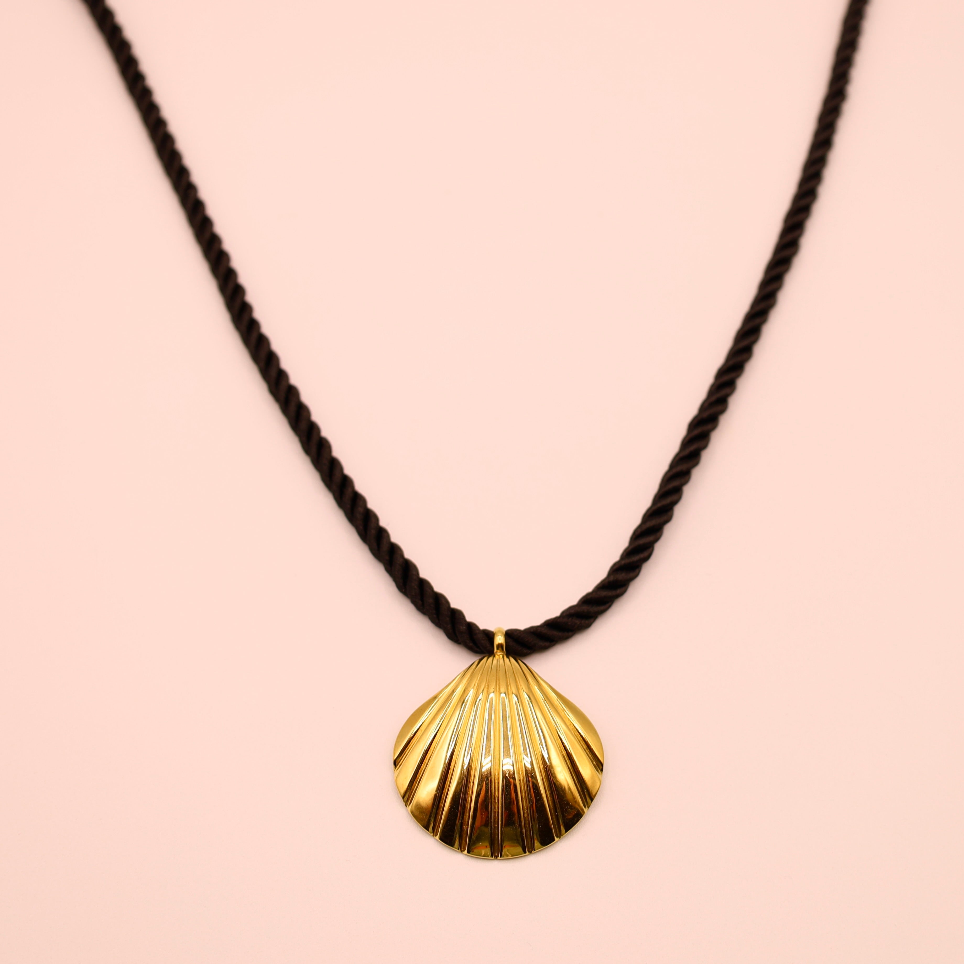 COLLIER - COQUILLAGE