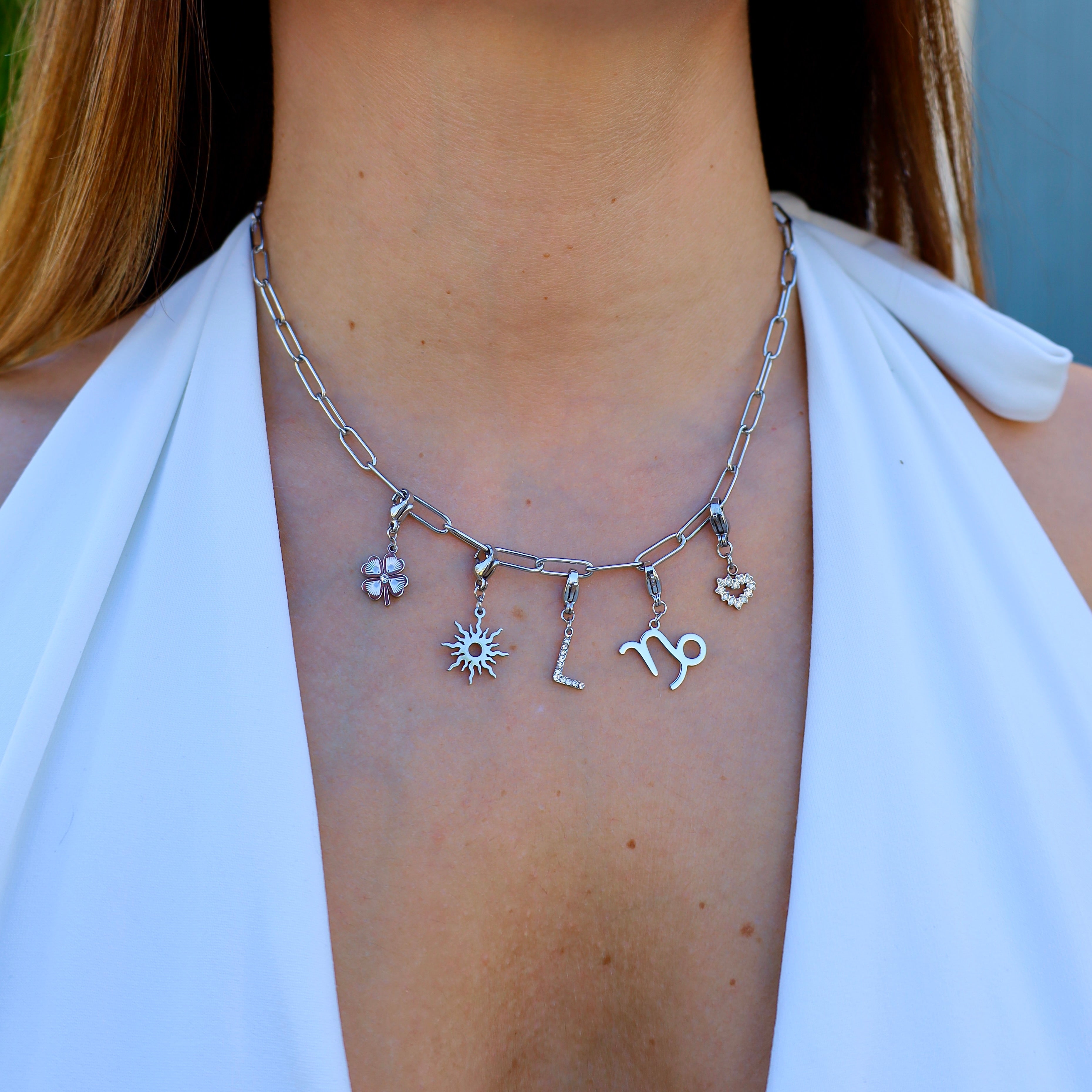 COLLIER - LAURA CHARMS